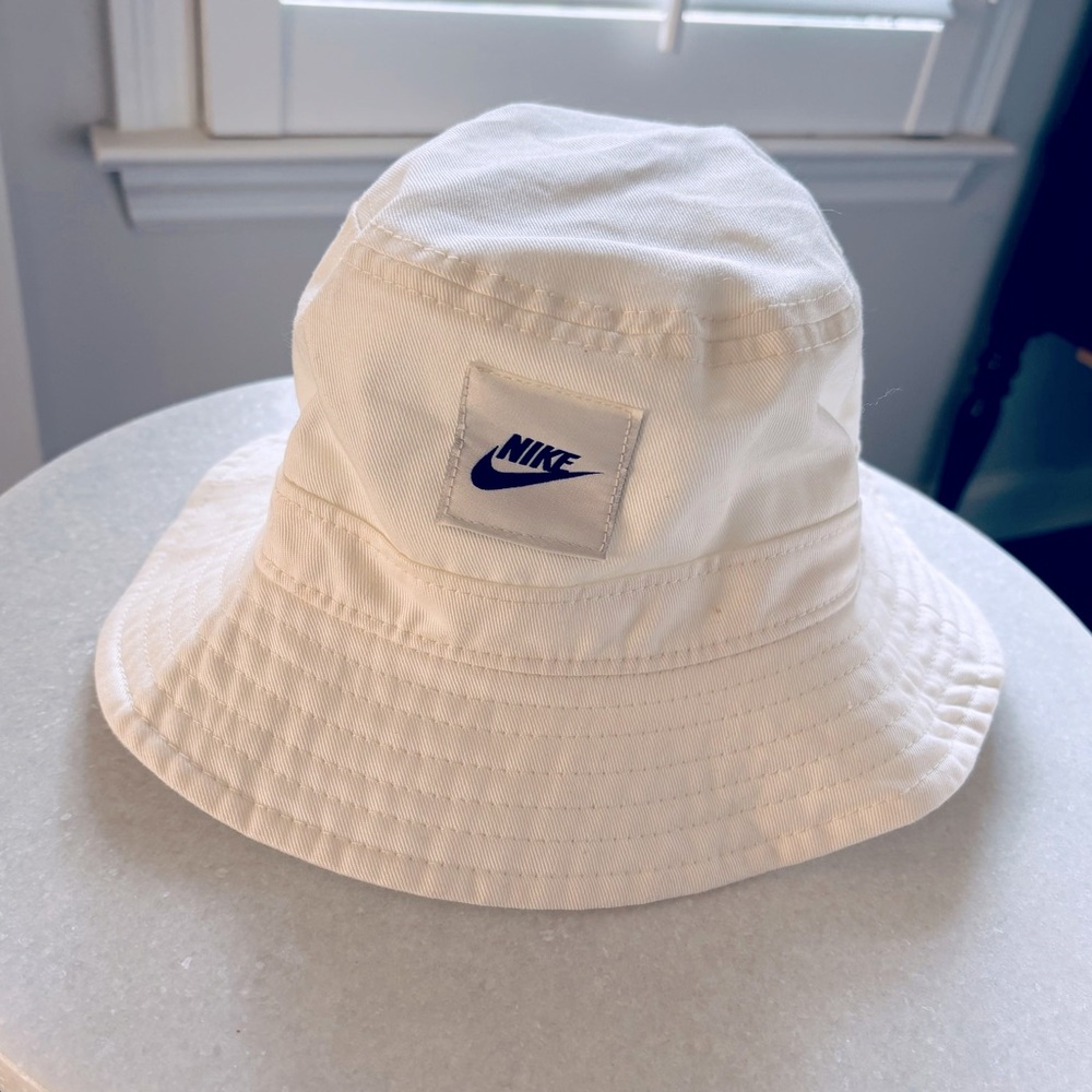 NIKE hat BNWT Teen